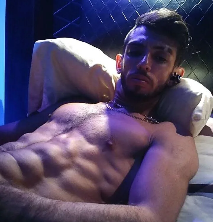 lucyyfe33r's Offline XXX Chat