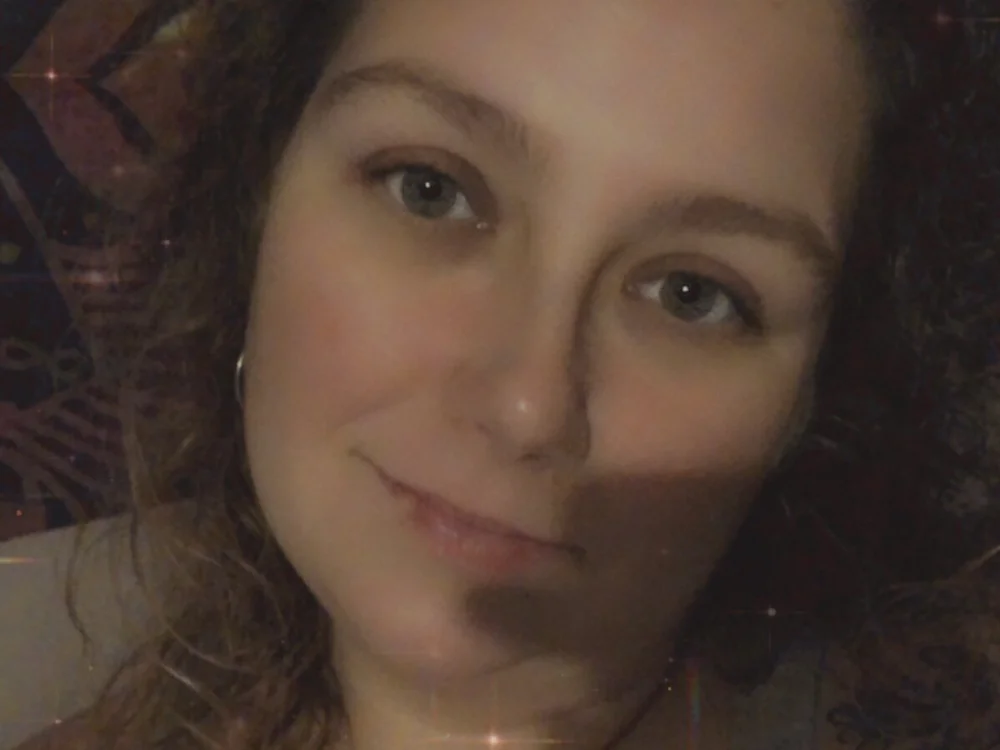 Hippiechik73's Offline Chat Room