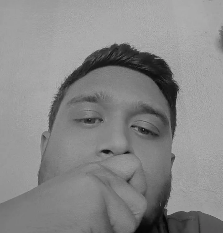 MuslimBoyXx's Offline Chat Room