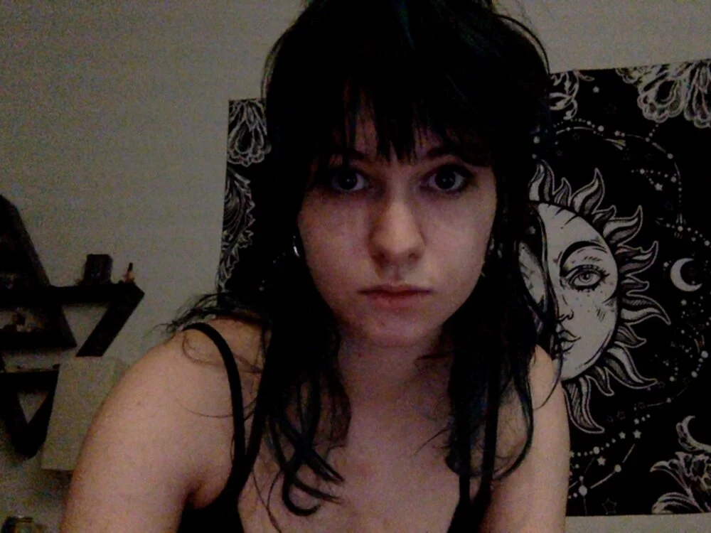 sarahfrost's Offline XXX Chat