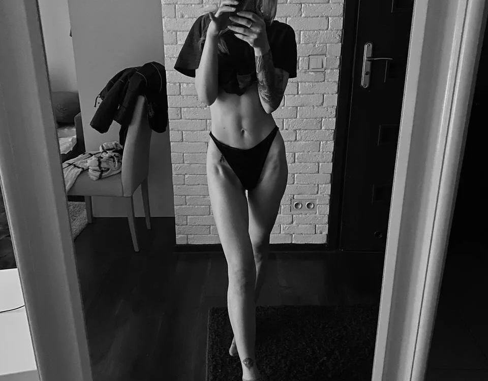 Angie_054's Offline XXX Chat