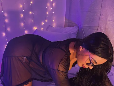 Aylin_Fox Female Glamour Online Cam Striptease