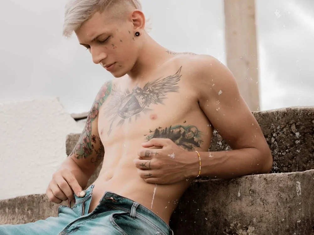 Handsomeboys18's Offline XXX Chat