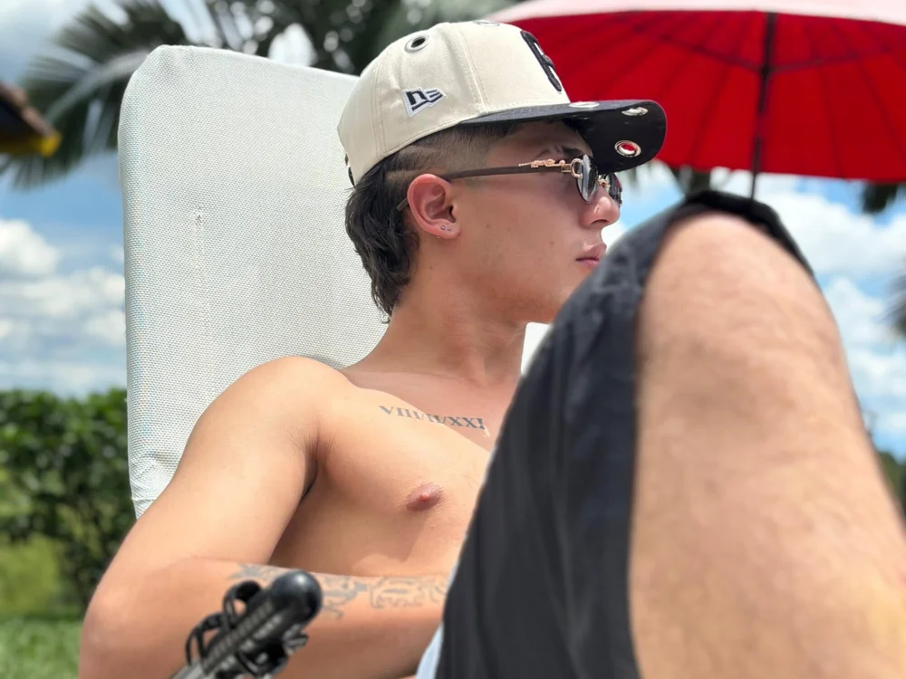 latiin_boy21 offline chatrum