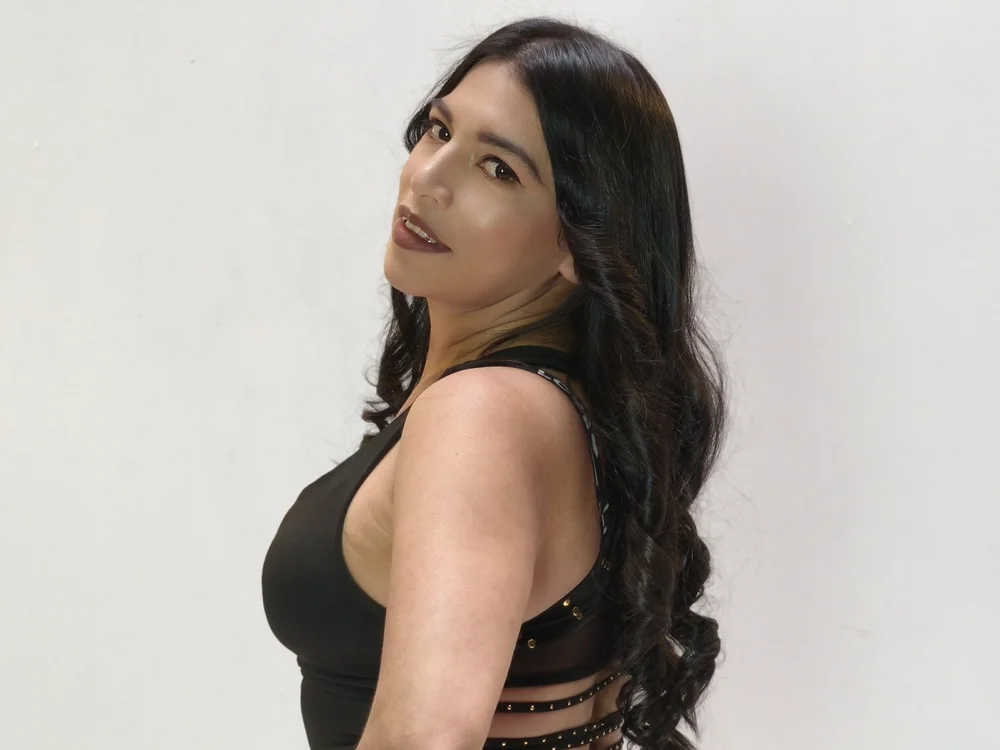 INDIRA_HOT__'s Offline Chat Room