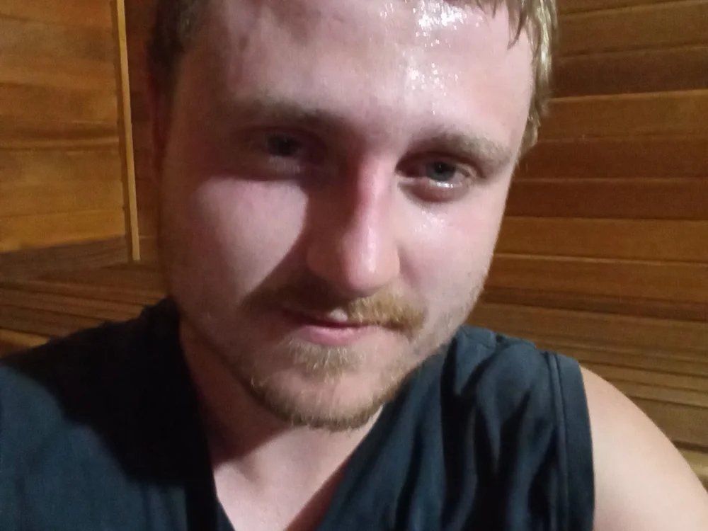 Mikey742@xh's Offline Chat Room