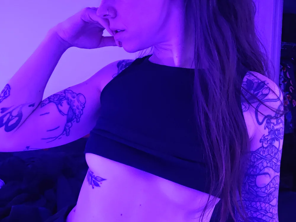EmilieEdelana 离线XXX聊天