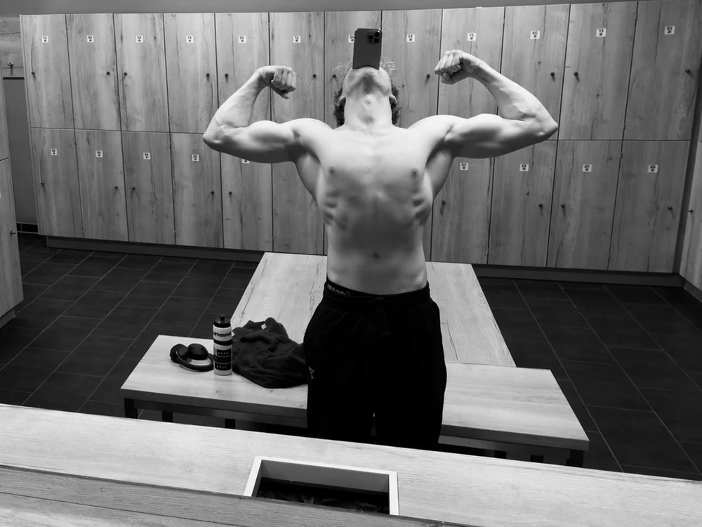 David_7527 Adlı Modelin Çevrimdışı XXX Sohbeti