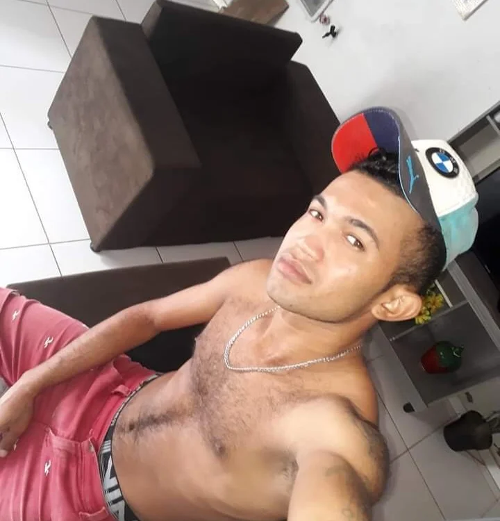 carlostonyn Offline XXX chat