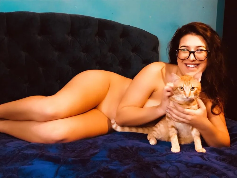 BrianaMillers1 offline XXX-chat