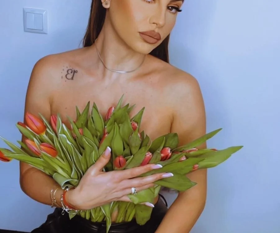 QueenK__ Chat XXX offline