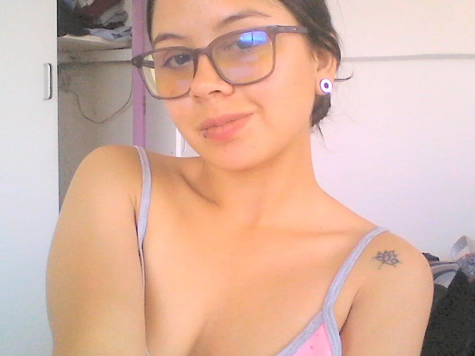 GiaanaPlayXxx's Offline XXX Chat