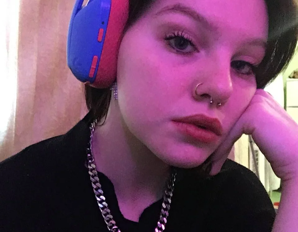 secret_desiress' Offline XXX Chat