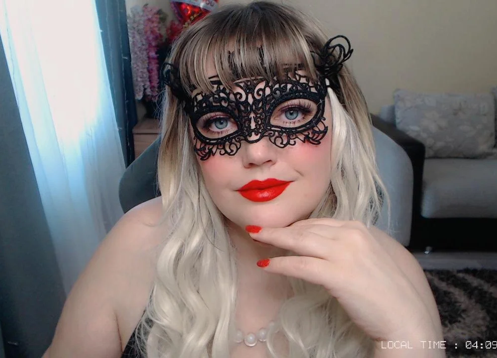 you__desire's Offline Chat Room