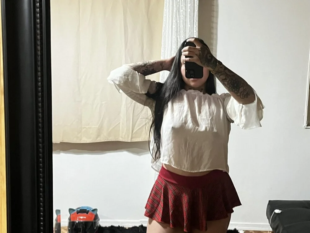 manelinda7 Offline XXX-Chat