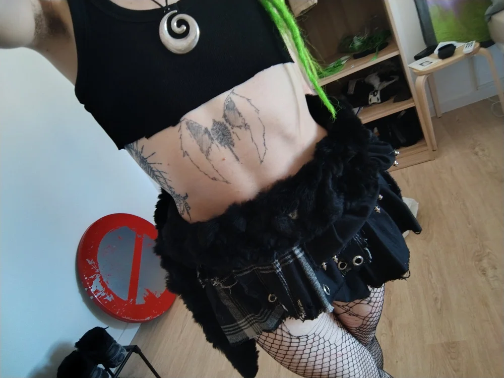 elffaee's Offline Chat Room