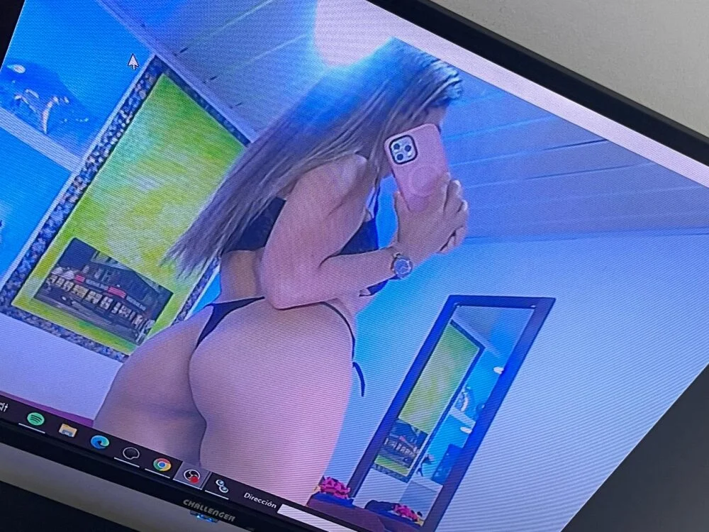 دردشة Rihana_Milan الجنسية دون اتصال