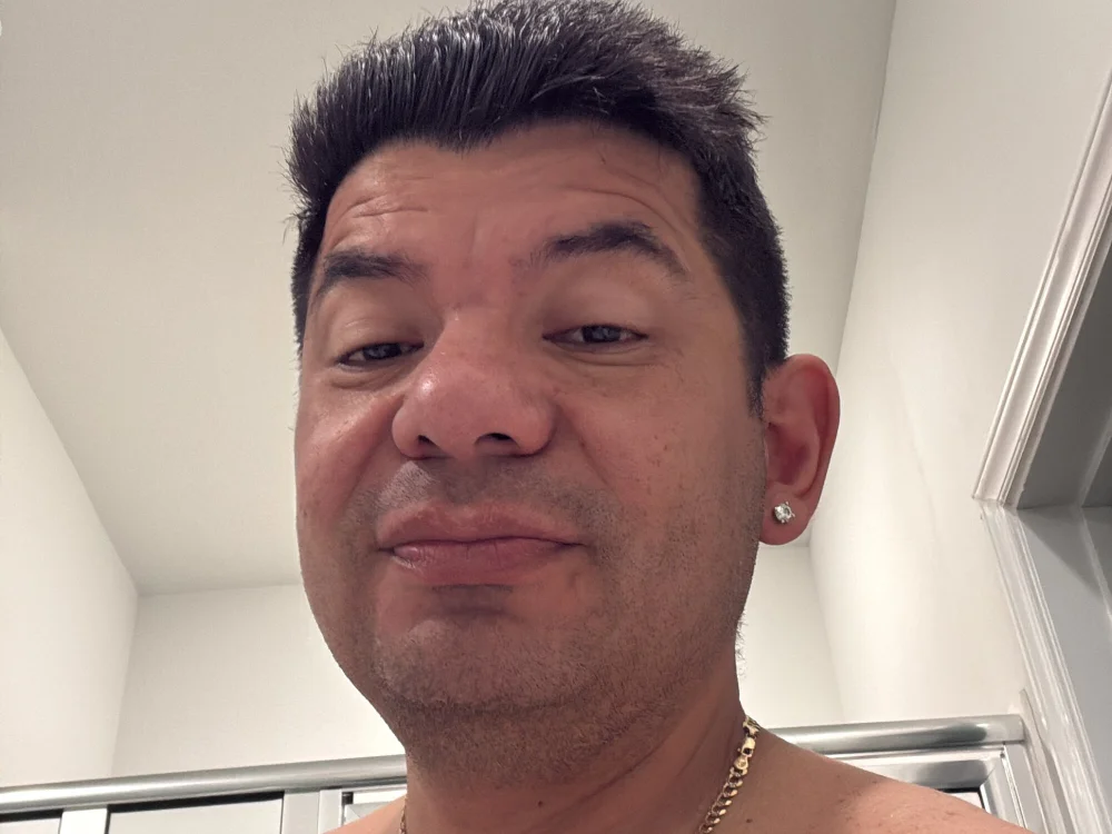 carlos197979's Offline XXX Chat