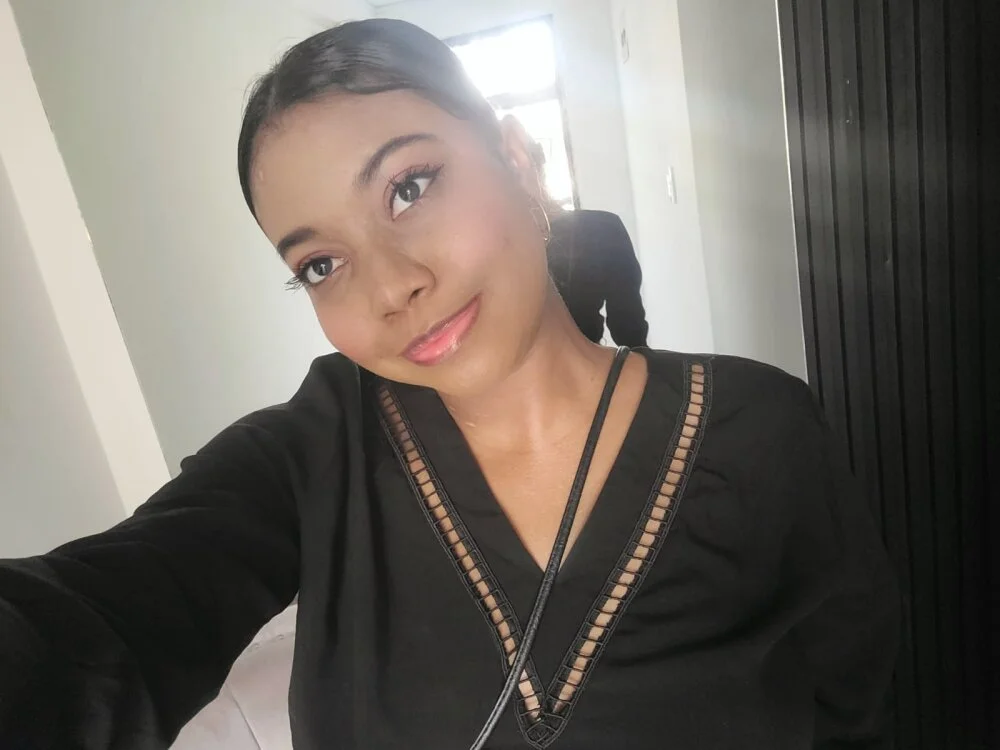 SaraaLopeez Offline XXX Chat