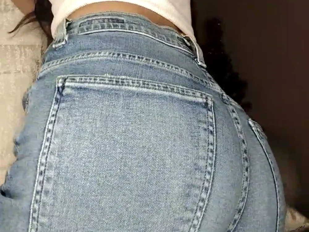 KANIKA-STRIP
