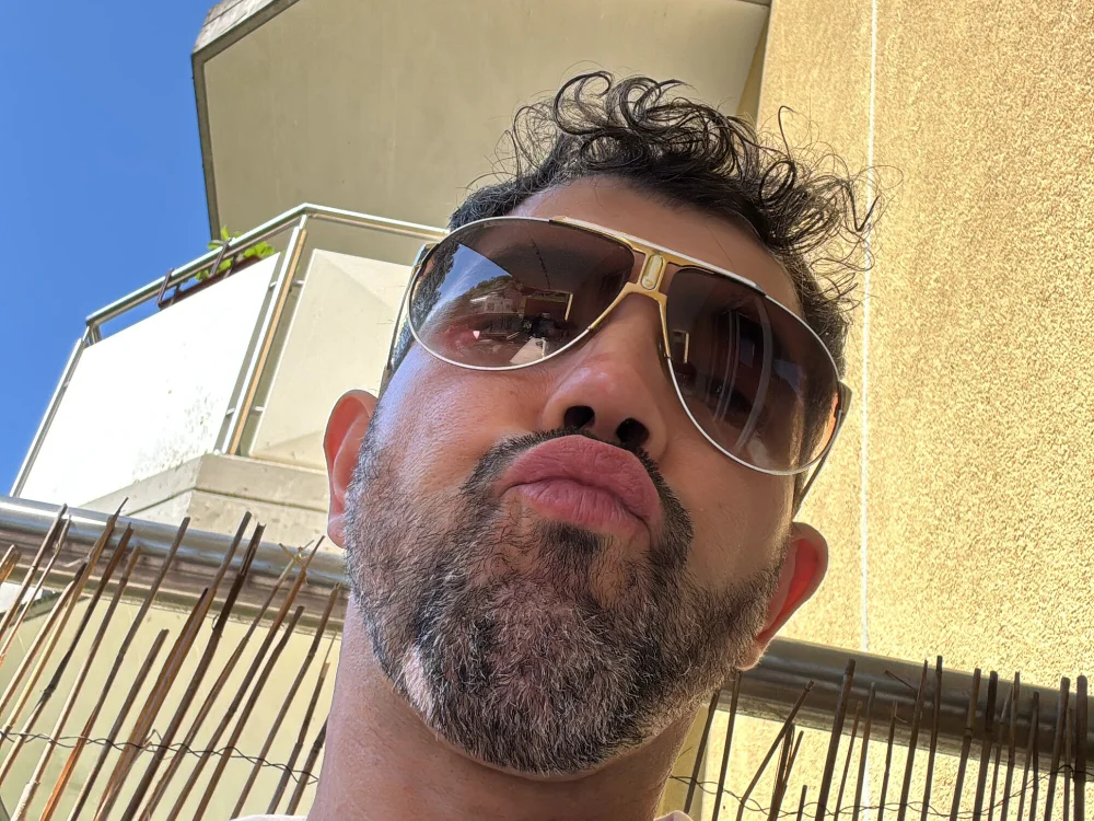 tico264's Offline Chat Room