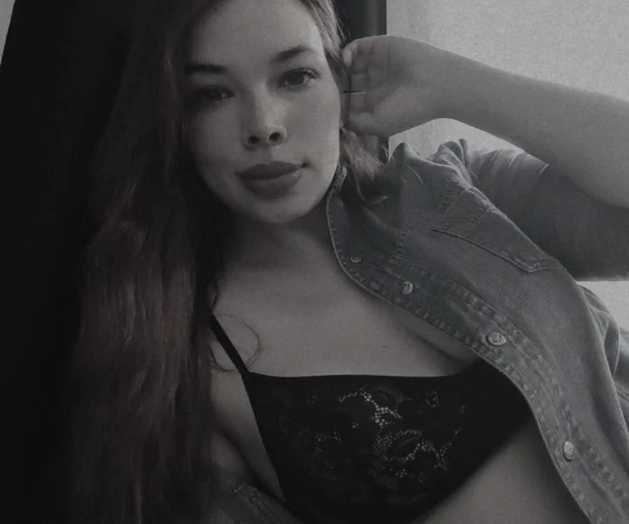 Emily_Lancaster's Offline XXX Chat
