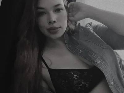 Emily_Lancaster - Girl 
