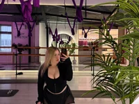 Effie_Leee