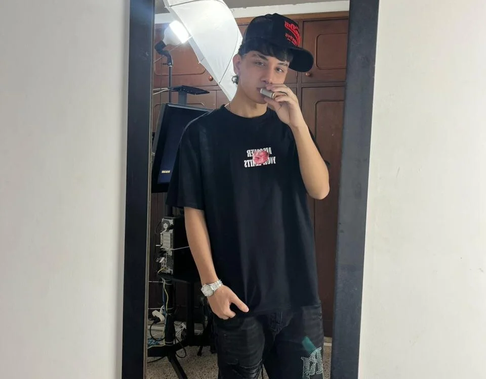 Offline XXX chat modela eros_mds