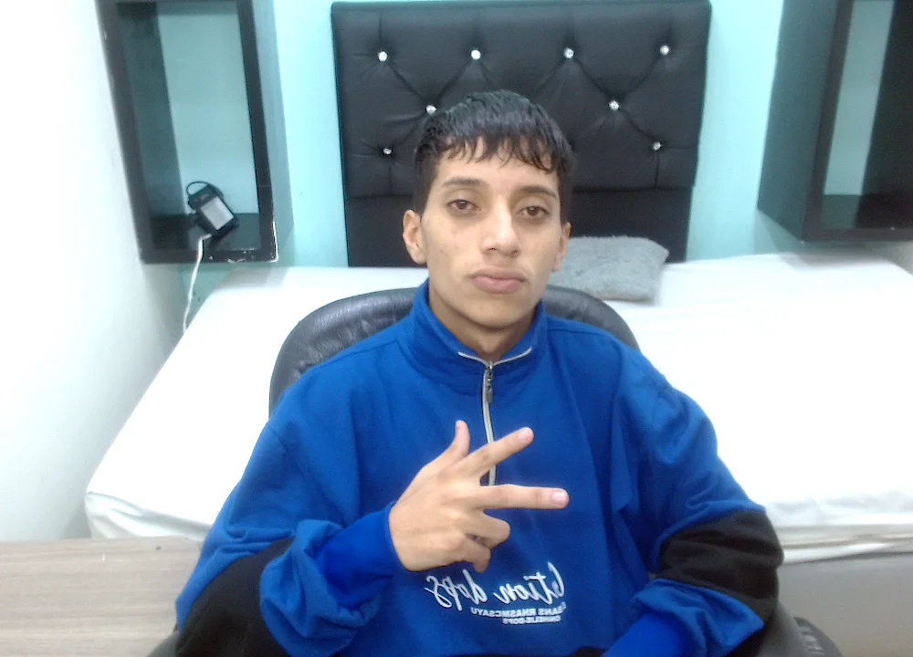 Chat +18 off-line de jl_brayan12