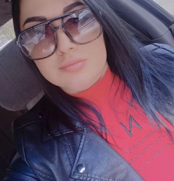 Elsie-Nora Offline XXX-Chat