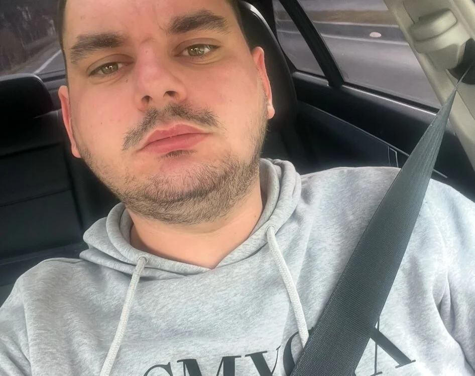 Big_boy123's Offline Chat Room