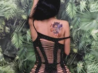 ariana69sweet's Offline Chat Room
