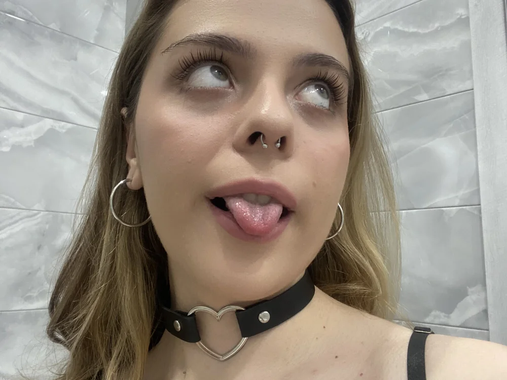 alinadesire's Offline XXX Chat
