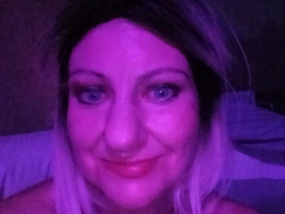 ColorfulSunset662's Offline Chat Room