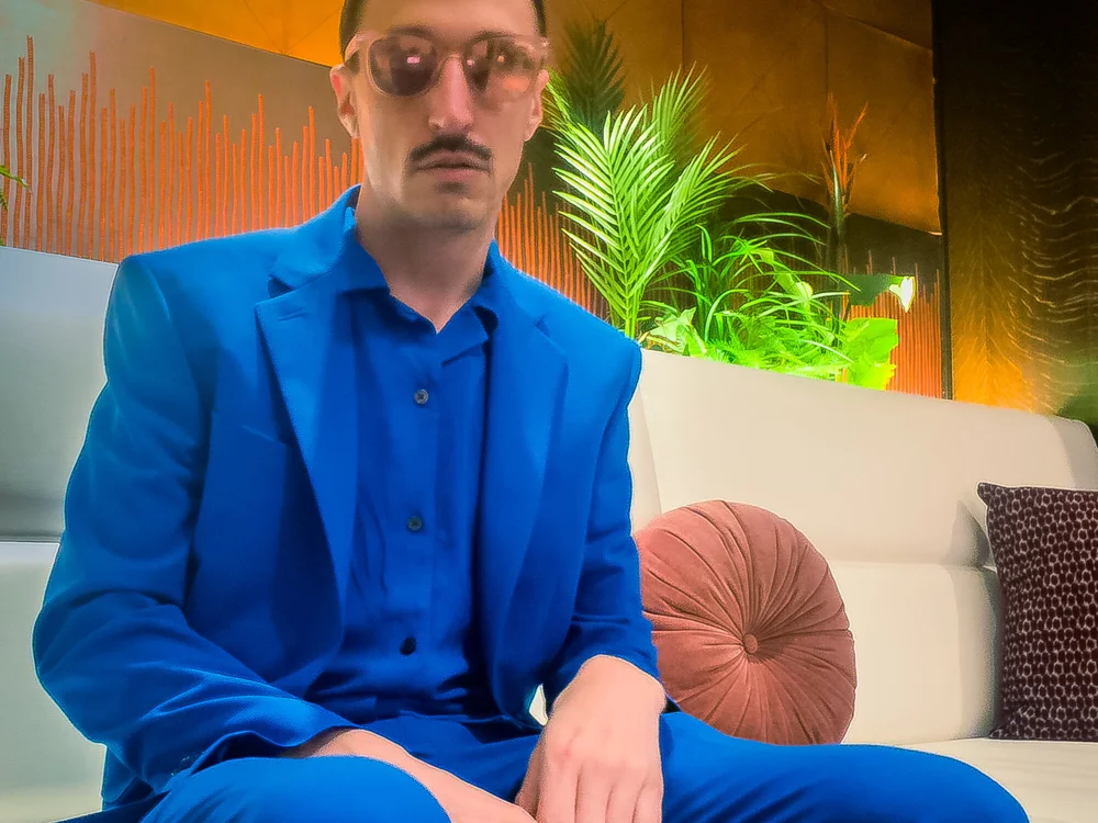 HardmonyHustler's Offline Chat Room