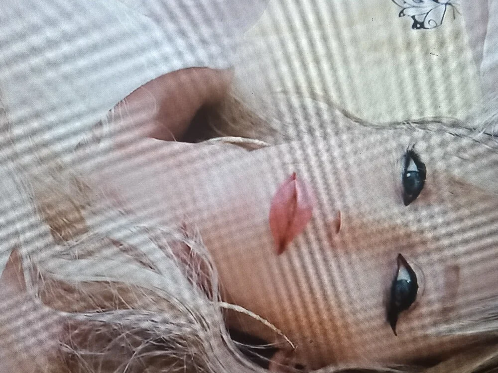 Czat XXX offline – DeeA_Blondy