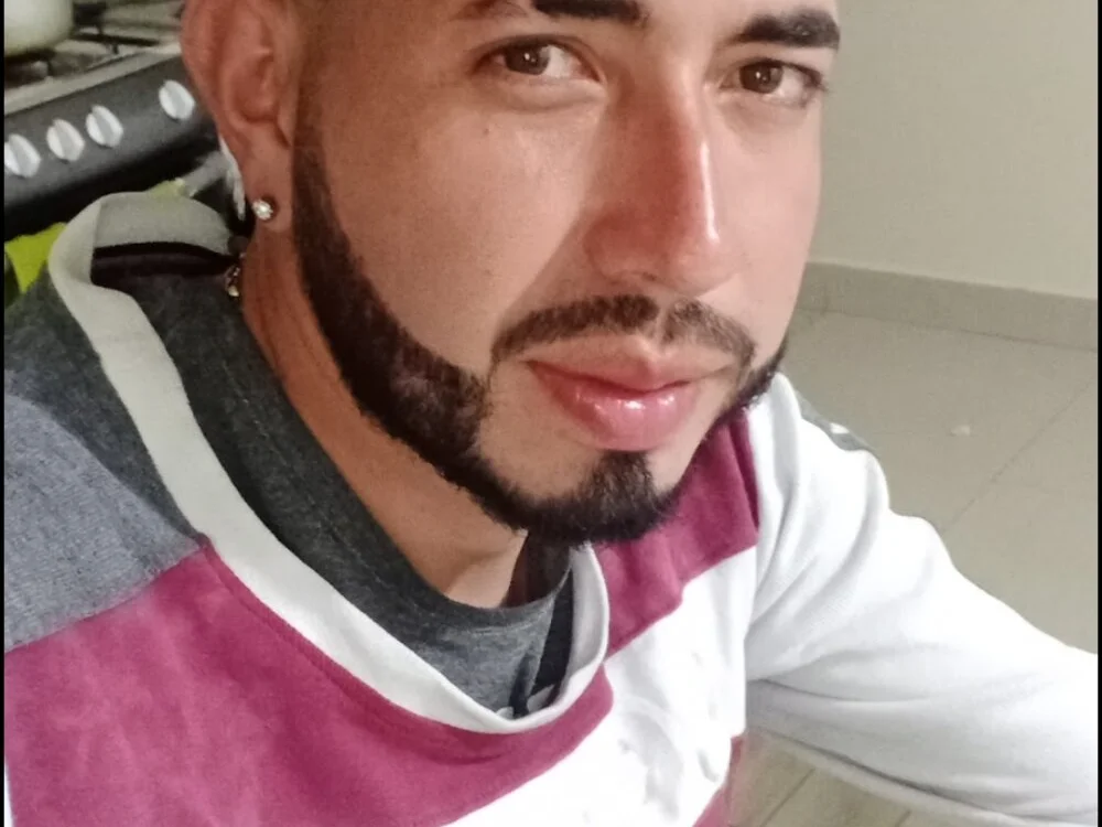 Chat XXX offline de Alejandro_hot-577