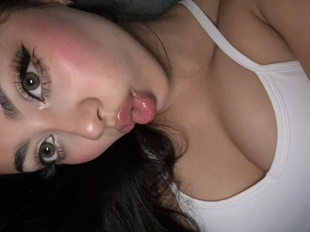 Chat +18 off-line de HottGgirl23