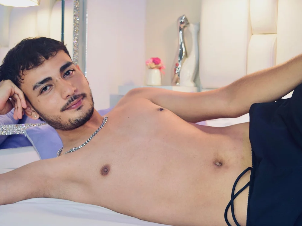 LiamBlake_ offline XXX-chat