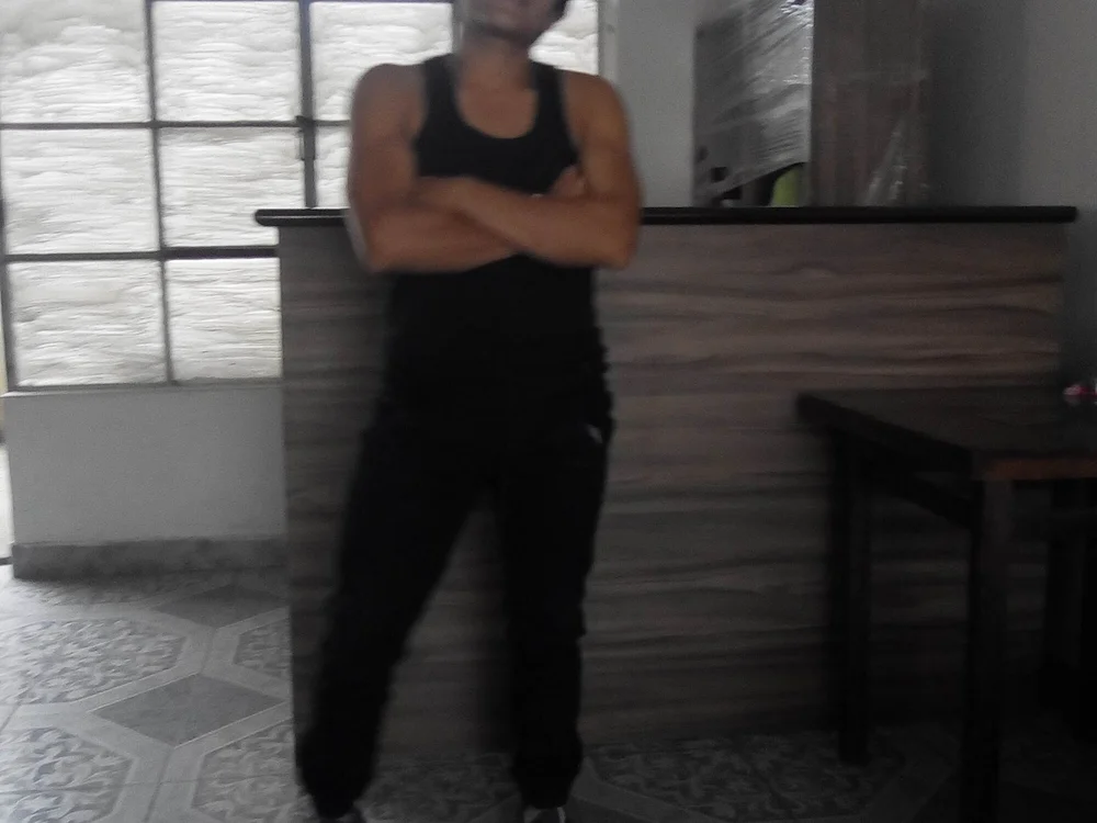 AnodalHour Adlı Modelin Çevrimdışı Sohbet Odası
