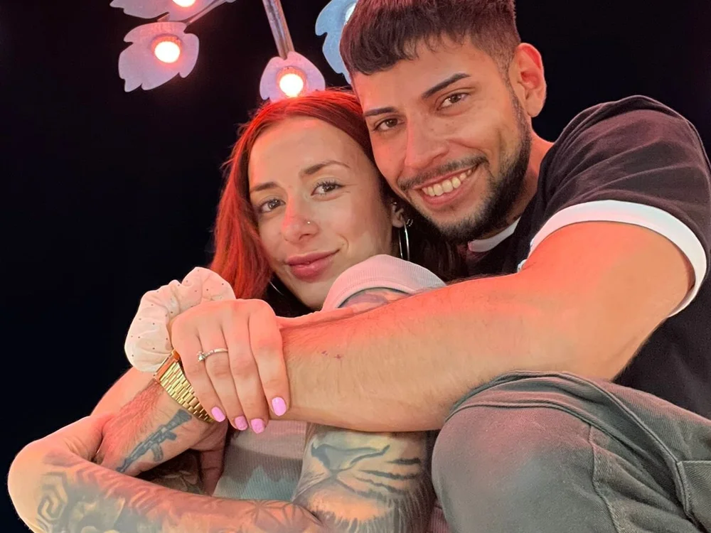 CaroyGonzan Offline XXX chat