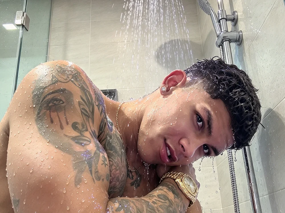 Damian_latinxxx's Offline XXX Chat