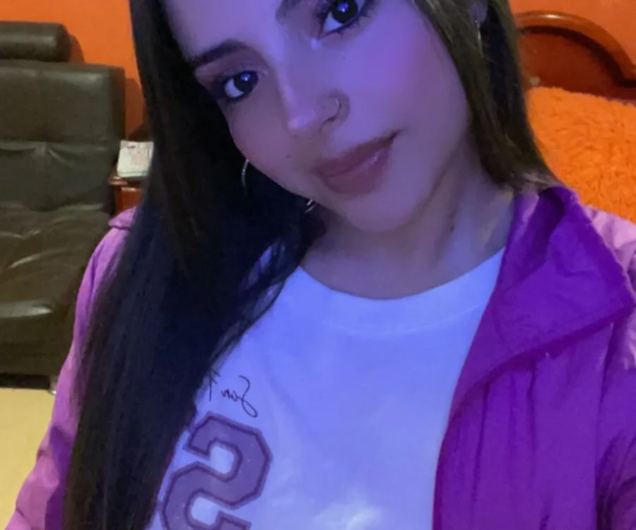 Perla_sub's Offline Chat Room