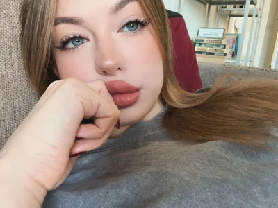 Laivi - Girl 