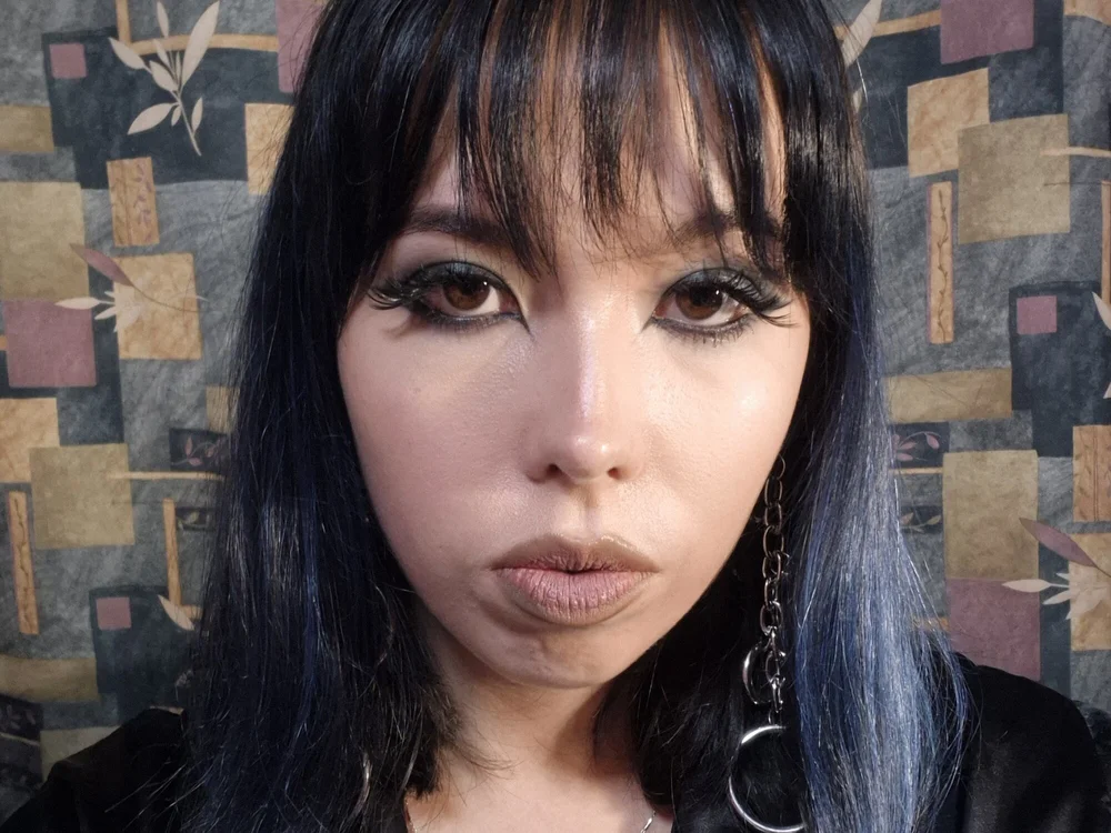Offline chatovací místnost Lynn_Bluee