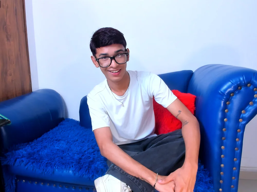 Offline XXX chat TwinkJoey