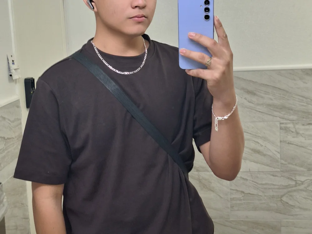 Lui_54's Offline Chat Room
