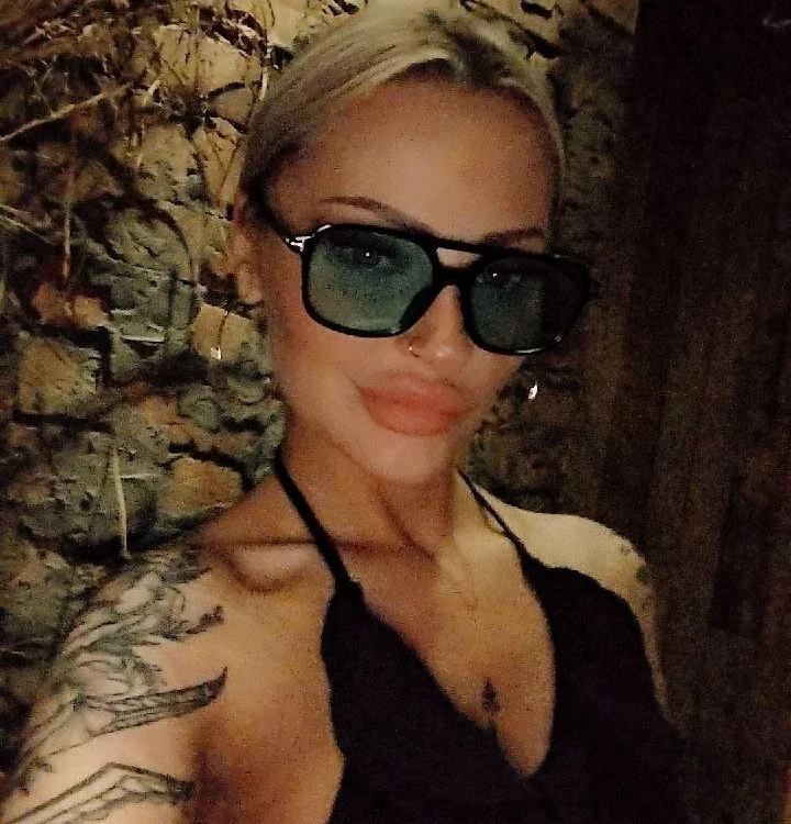 SophieAmoor's Offline XXX Chat