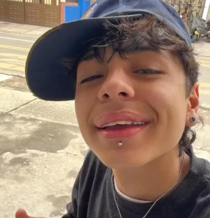 ห้องแชทออฟไลน์ของ FELIPE_HOT_